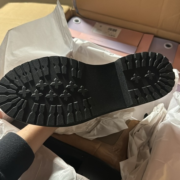 Lisa Vicky Pub Lug Sole Chelsea Boot Ankle Leather Pull-On Textured Tan - Picture 3 of 3